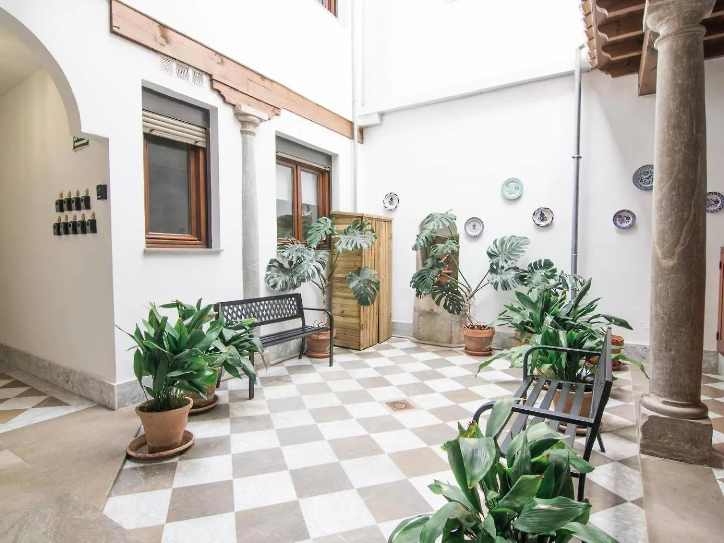 Tuguest Plaza De Gracia location